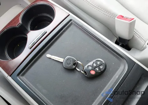 2014 Toyota Sienna Xle V6 8 Passenger from USA, damaged, VIN 5TDYK3DC3ES445310